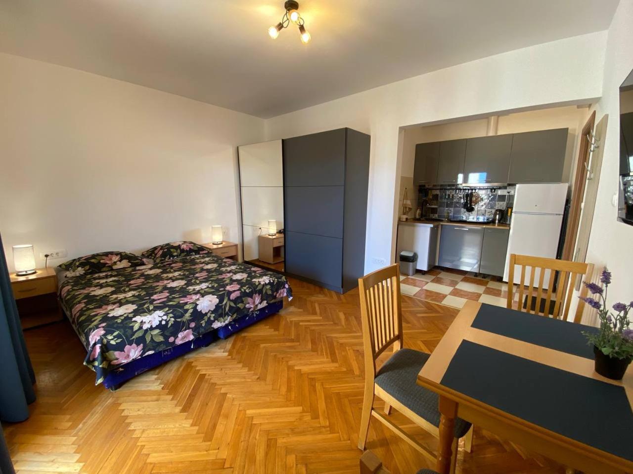 Alina'S Apartment Bečići Zewnętrze zdjęcie