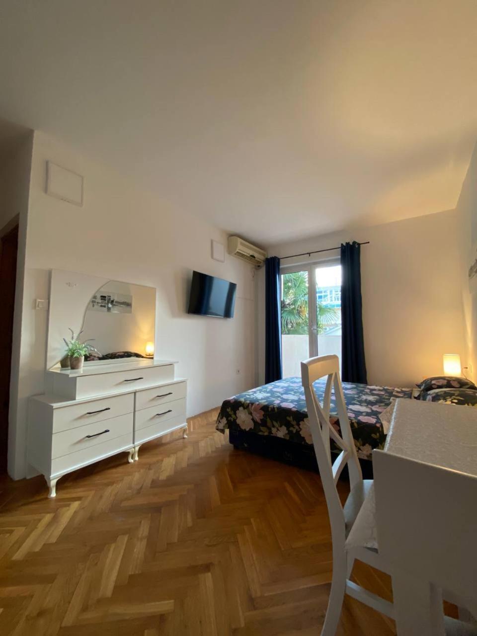 Alina'S Apartment Bečići Zewnętrze zdjęcie