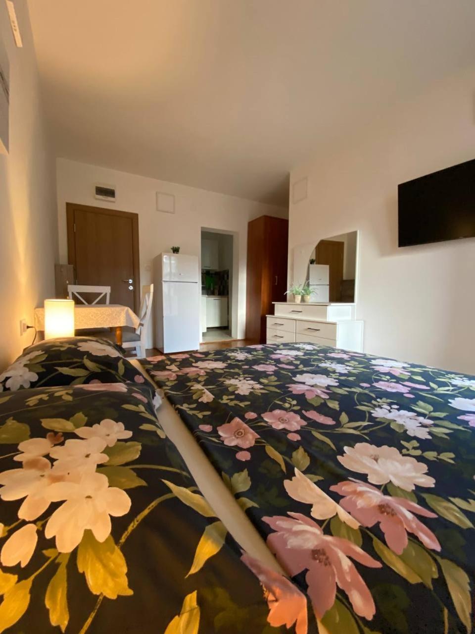 Alina'S Apartment Bečići Zewnętrze zdjęcie